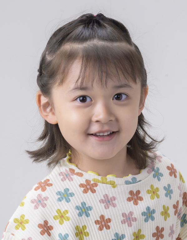 東京キッズモデル事務所【GRANDIA KIDS】足立もえ